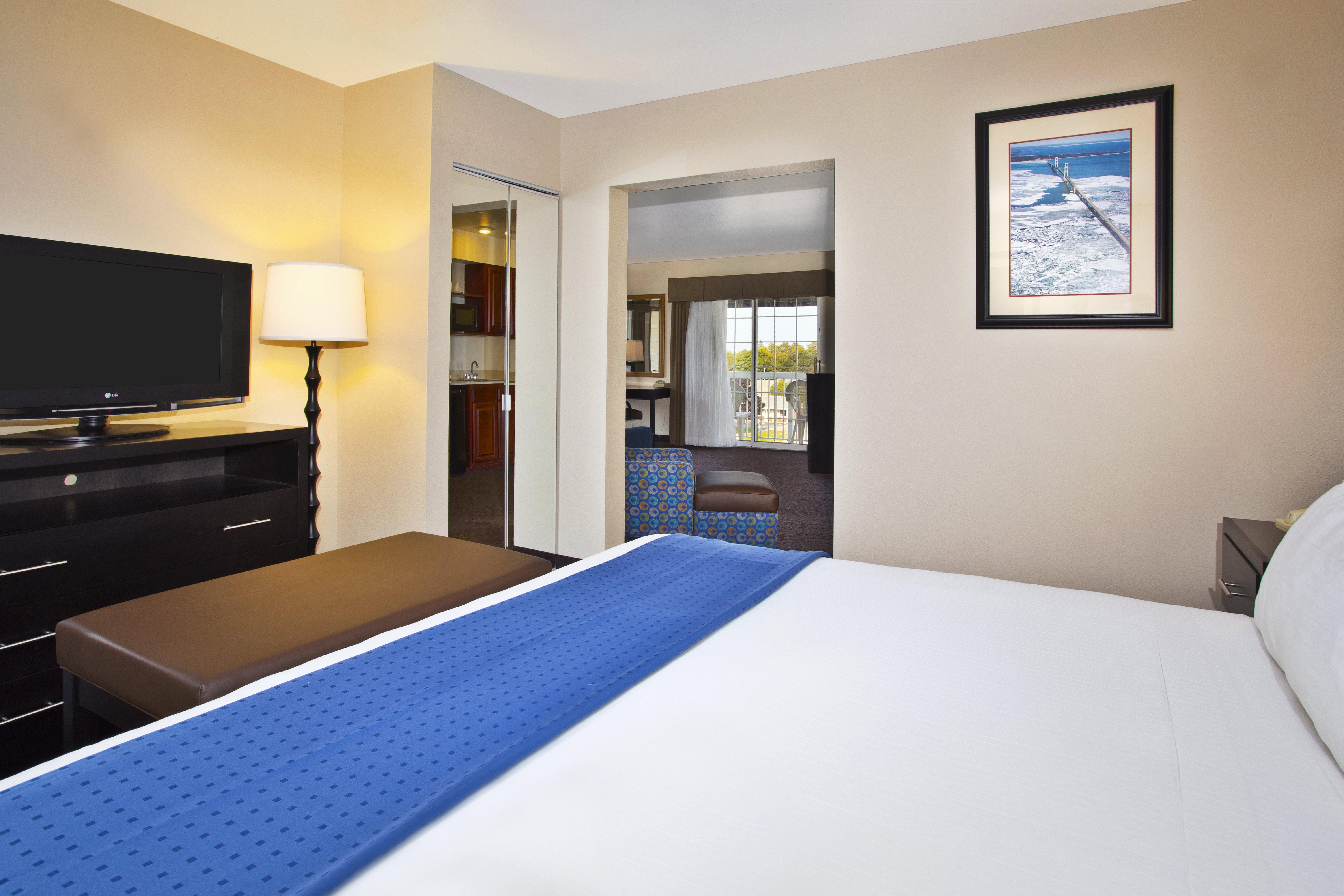 Holiday Inn Express Mackinaw City By Ihg Екстериор снимка