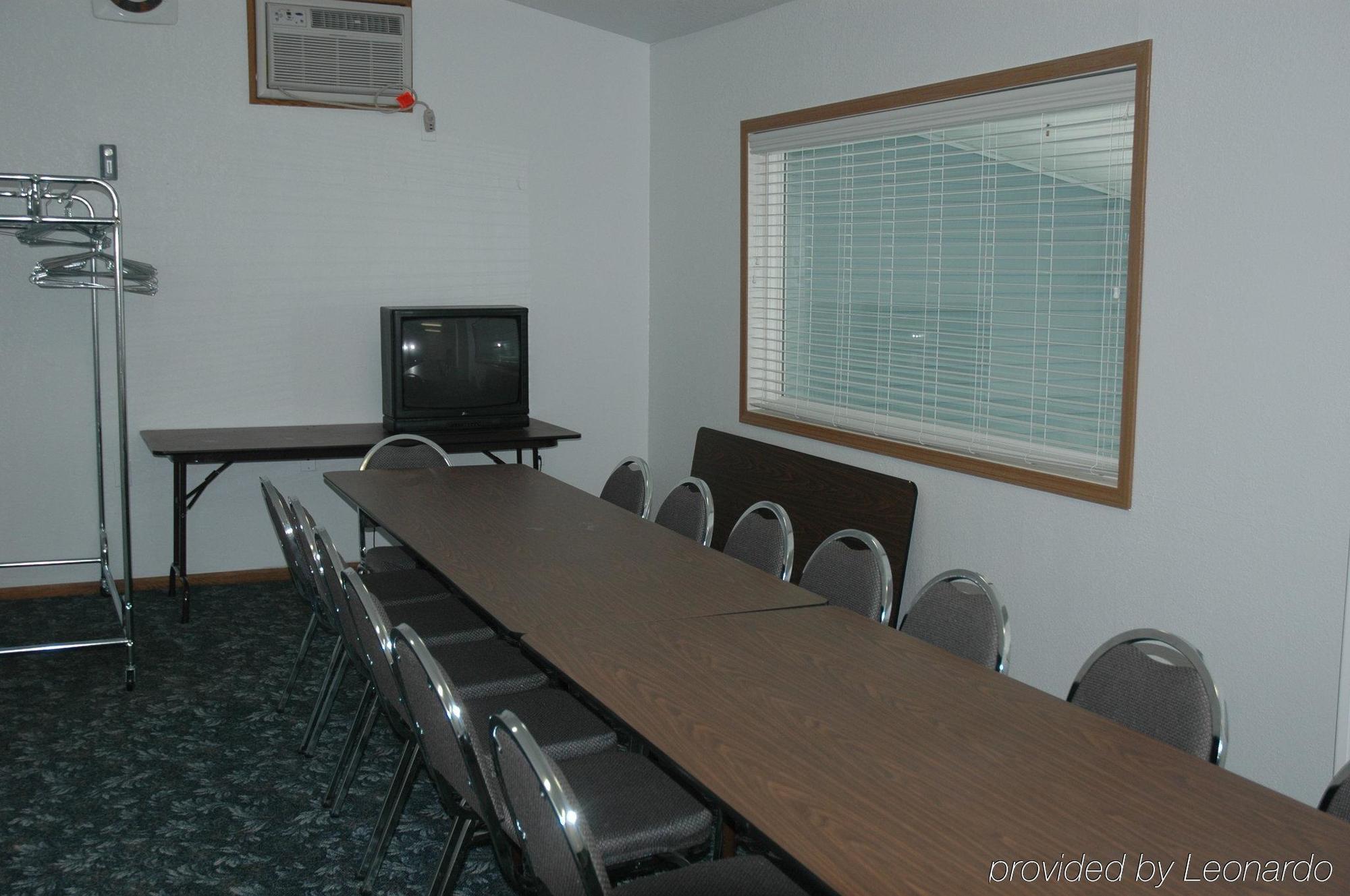 Holiday Inn Express Mackinaw City By Ihg Съоръжения снимка