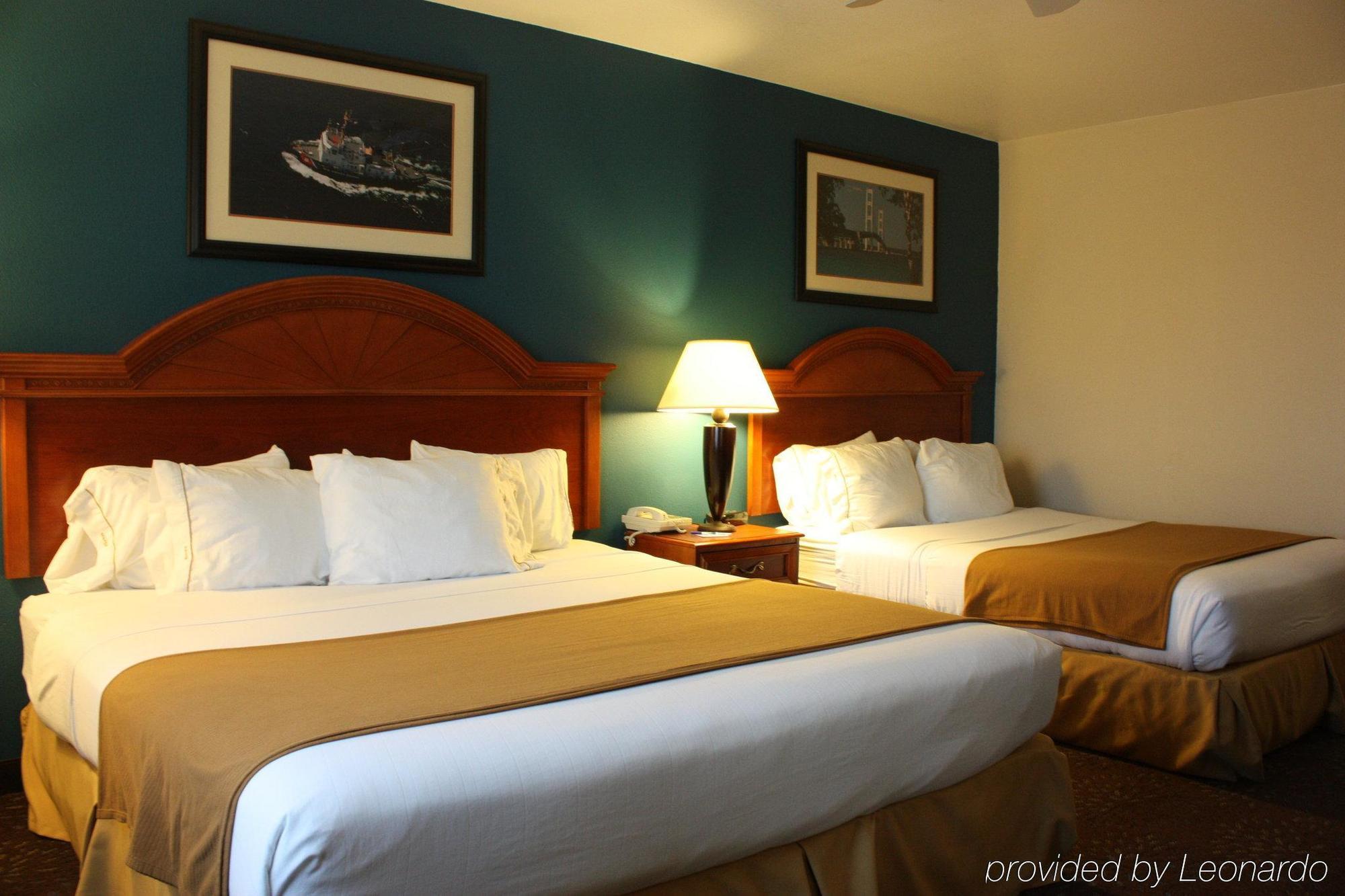 Holiday Inn Express Mackinaw City By Ihg Екстериор снимка