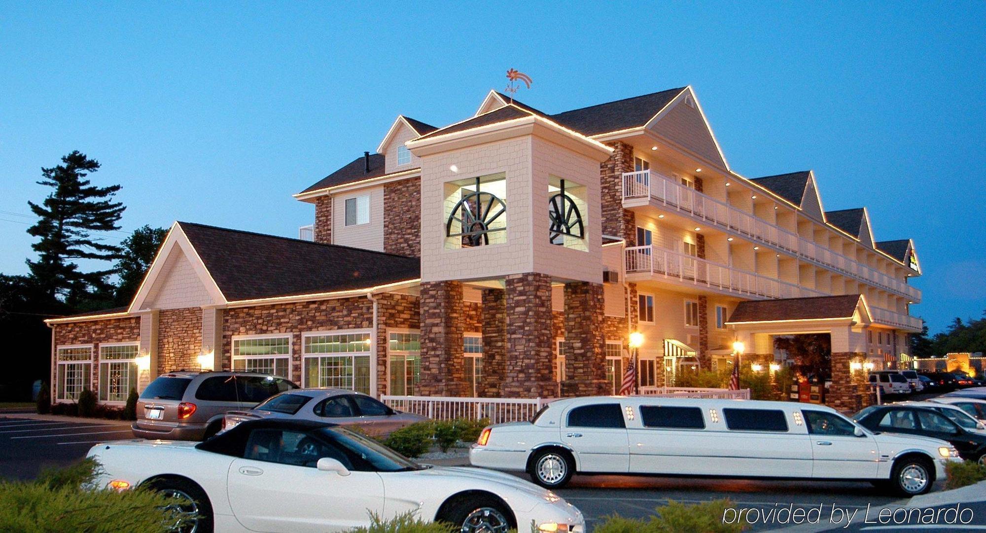 Holiday Inn Express Mackinaw City By Ihg Екстериор снимка