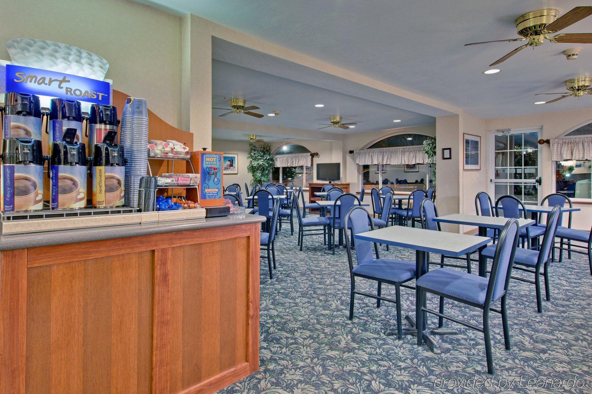 Holiday Inn Express Mackinaw City By Ihg Екстериор снимка