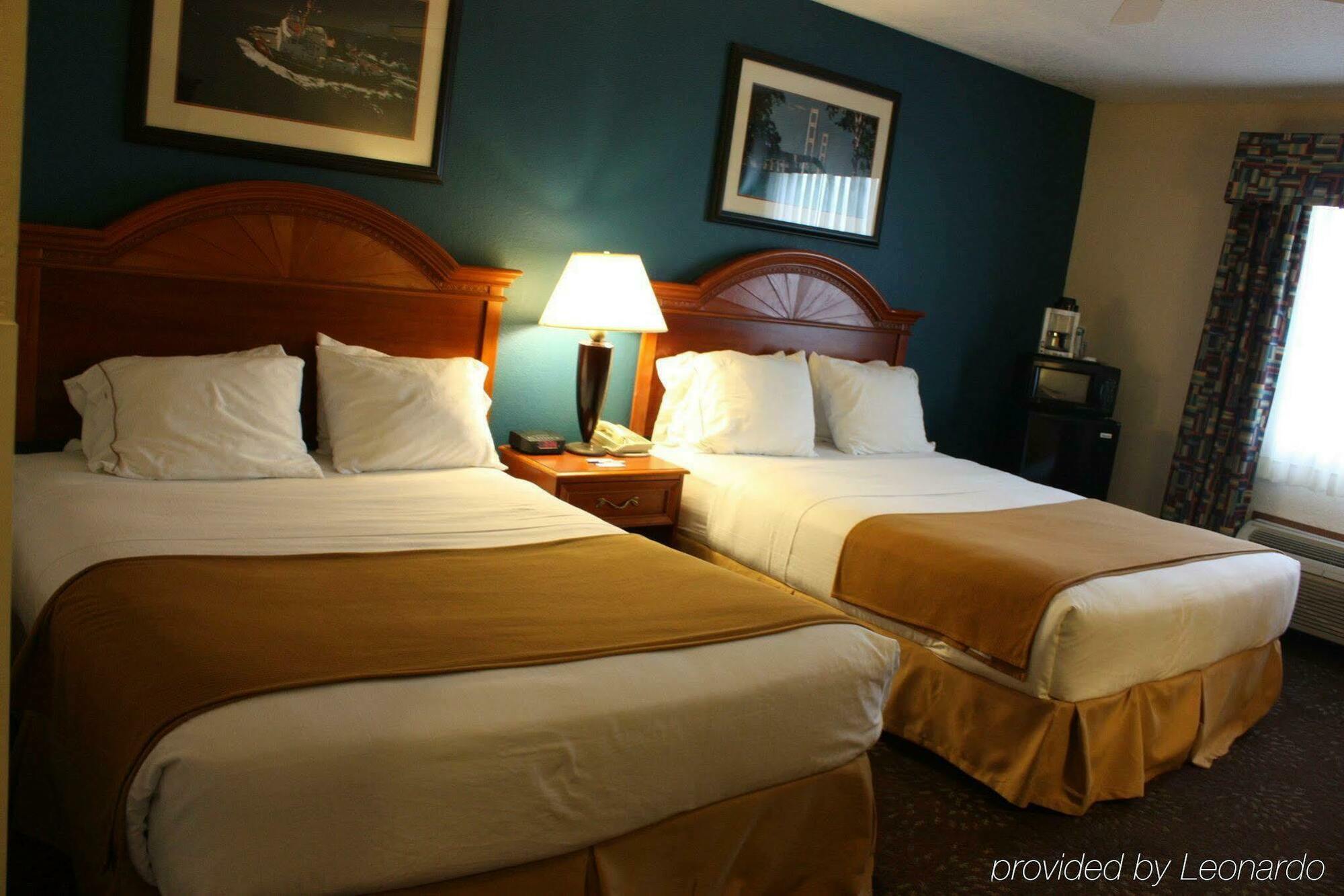 Holiday Inn Express Mackinaw City By Ihg Екстериор снимка