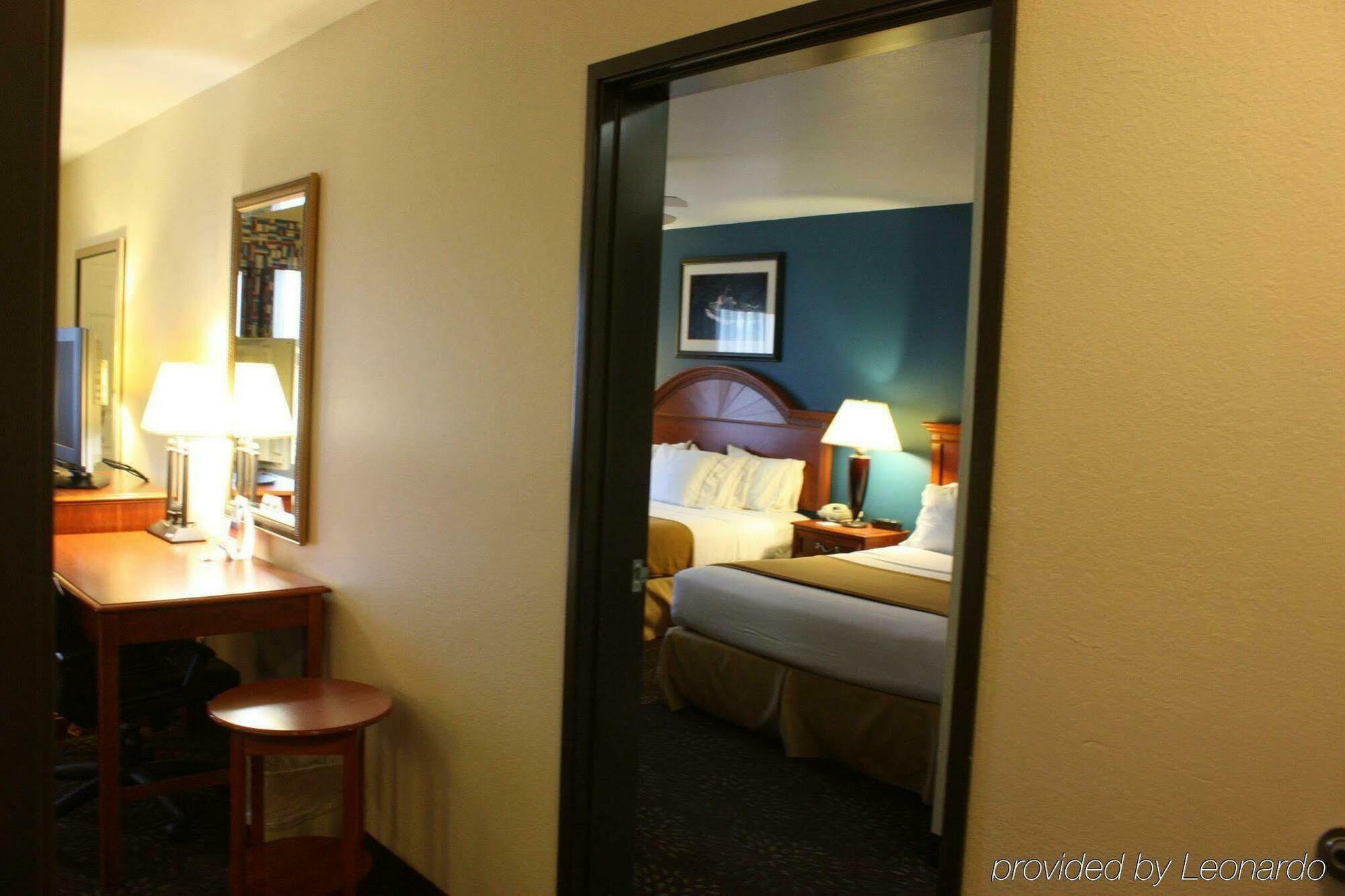 Holiday Inn Express Mackinaw City By Ihg Екстериор снимка