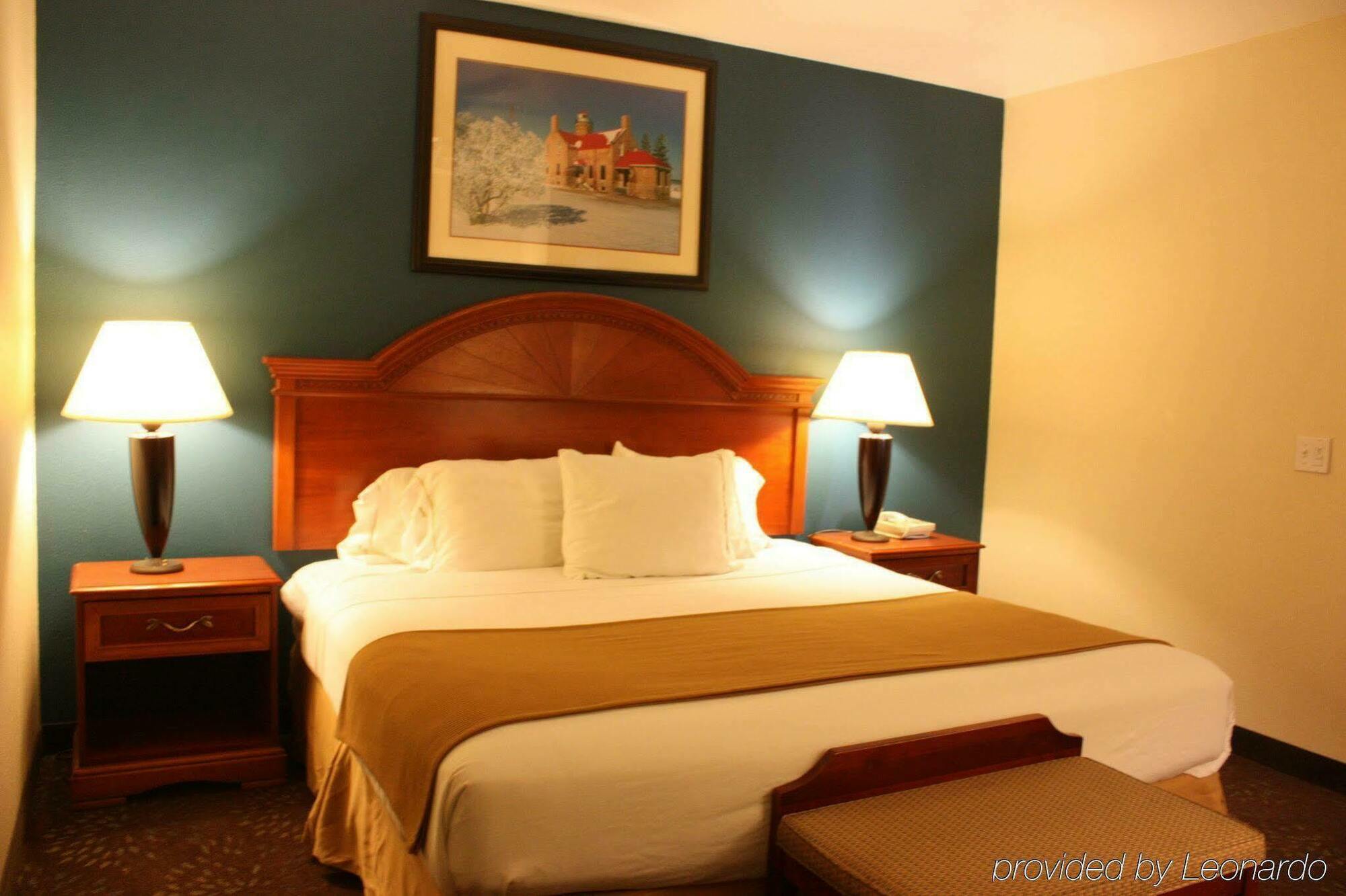 Holiday Inn Express Mackinaw City By Ihg Екстериор снимка