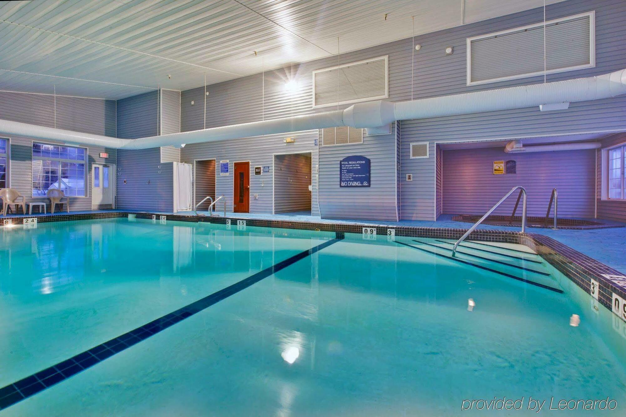 Holiday Inn Express Mackinaw City By Ihg Съоръжения снимка