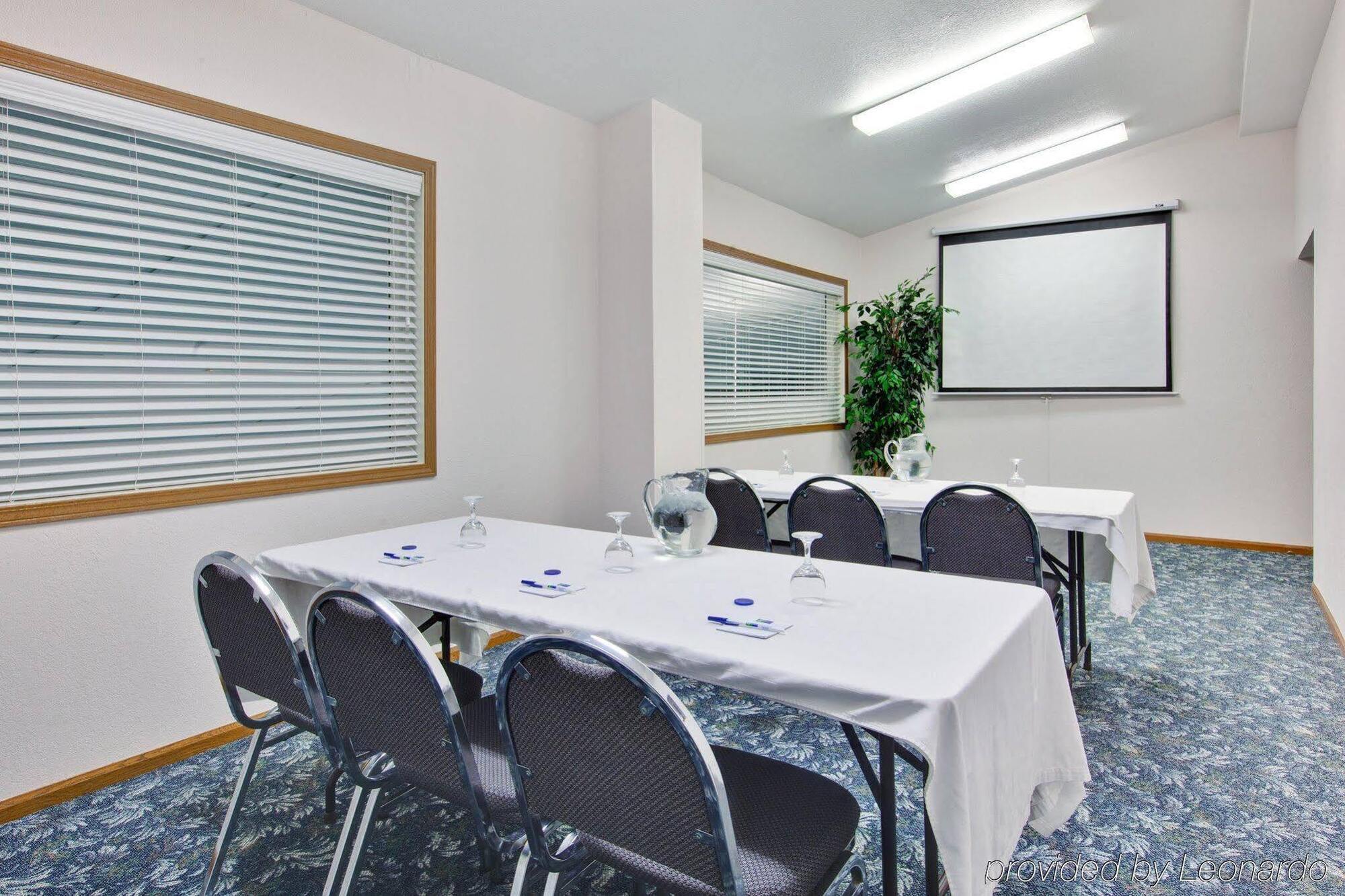 Holiday Inn Express Mackinaw City By Ihg Екстериор снимка